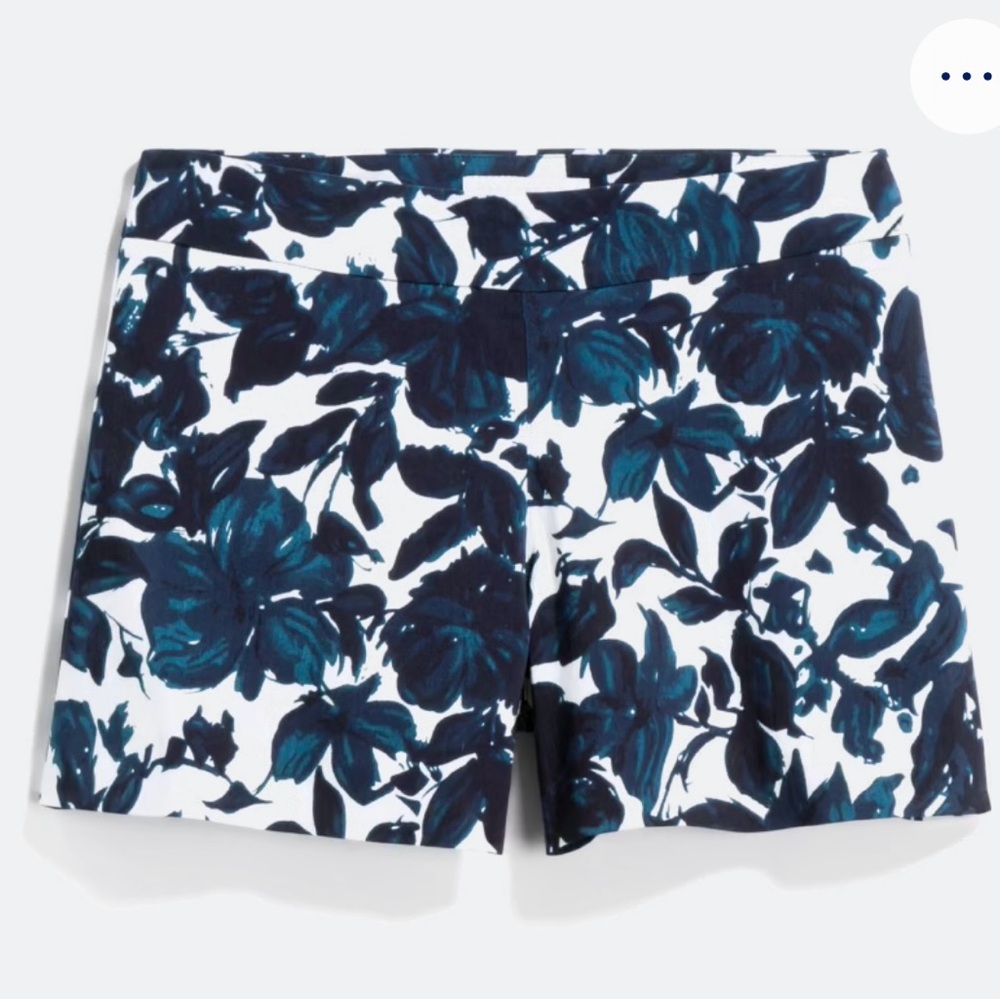 Margaret M Lea Printed Short Navy / White Size Small